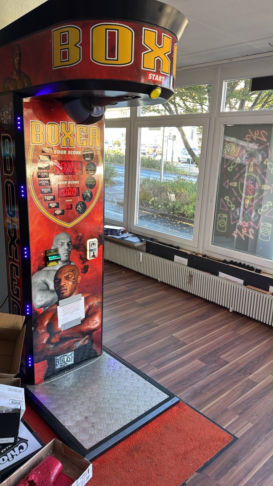 Boxautomat in der MaxiBude 24